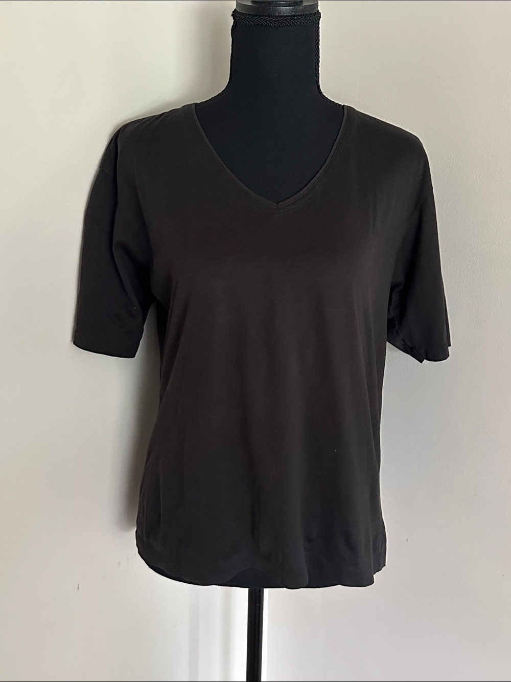 *L.L. BEAN* Black V-Neck Short Sleeve Tee Size Medium